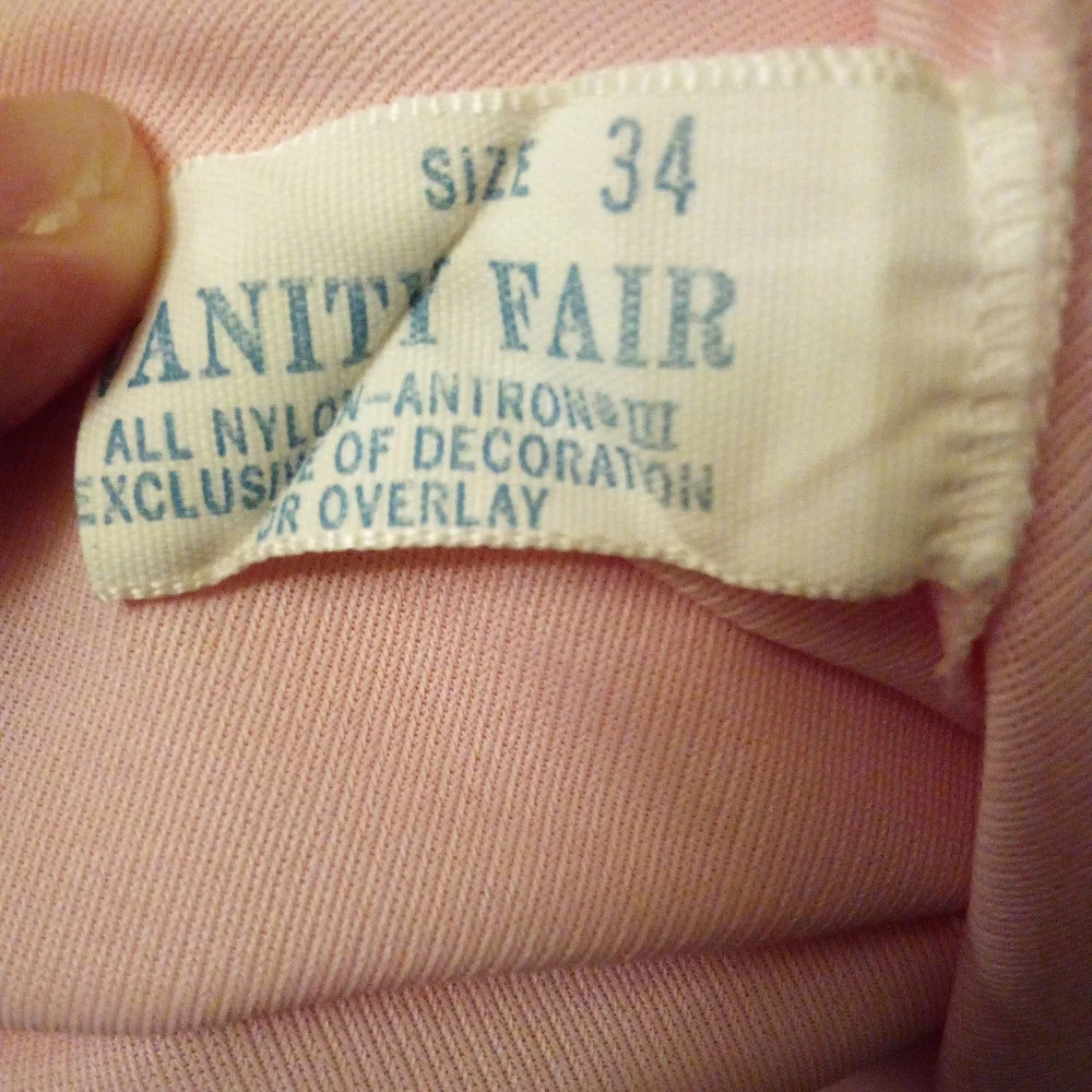 Beautiful Vintage Pink Vanity Fair Nightgown Size 34